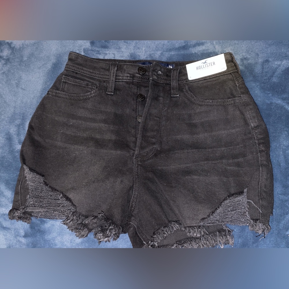 Black Hollister curvy ultra high - rise mom short 3”